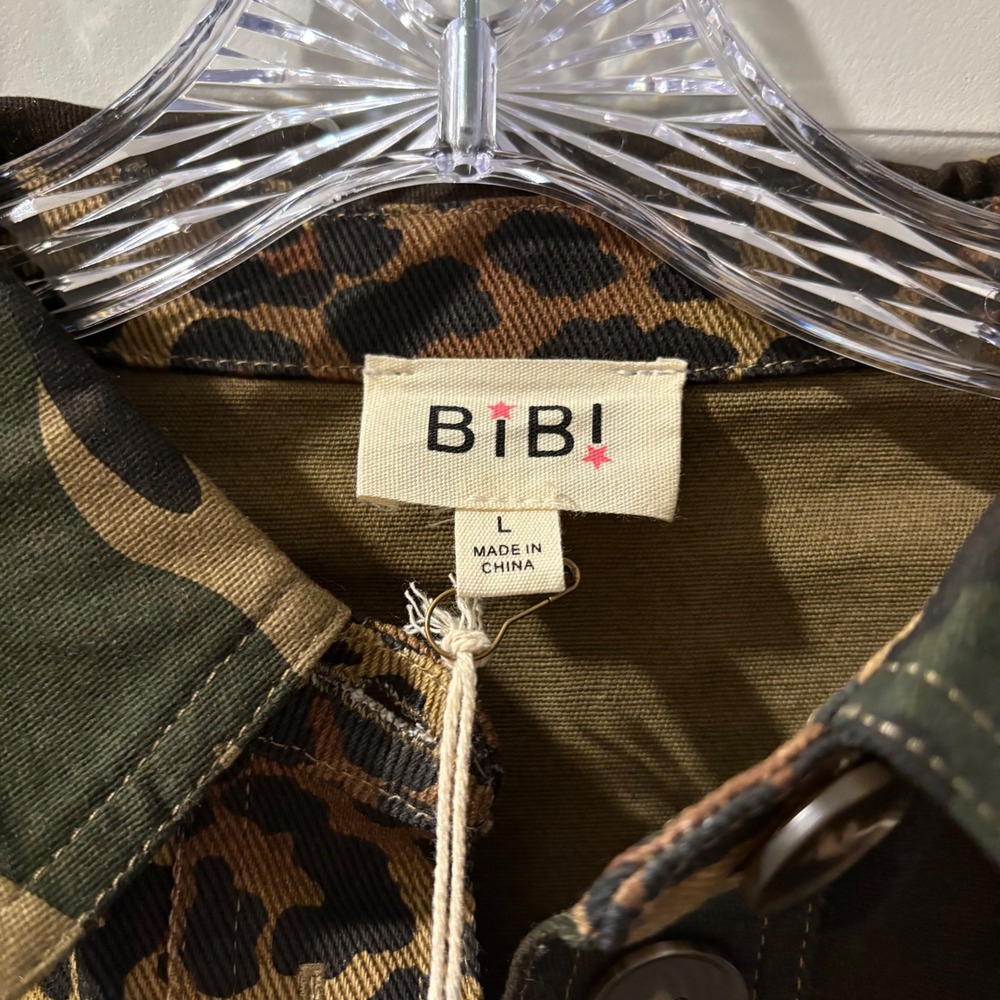 BiBi Women's Leopard Camo Print Shirt Jacket Shacket Button Down Size L - Picture 2 of 4